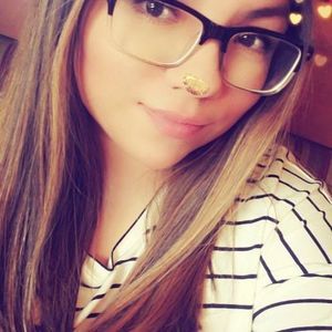 Meet your Posher, Dennise